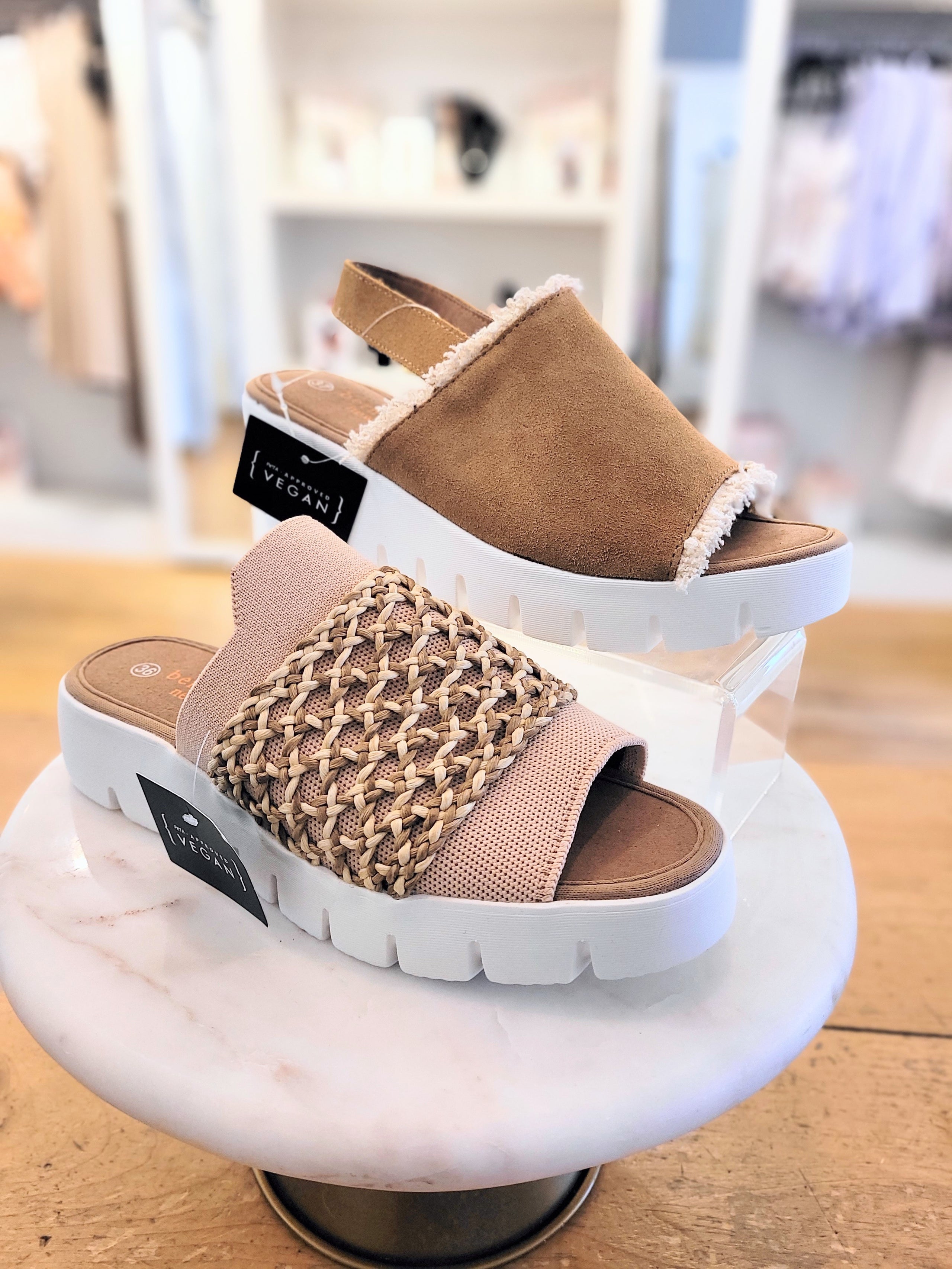 NEW Bernie Mev Venti Fringe Wedge Taupe